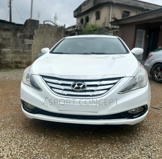 Hyundai Sonata Limited Sedan FWD 2013 White - 1