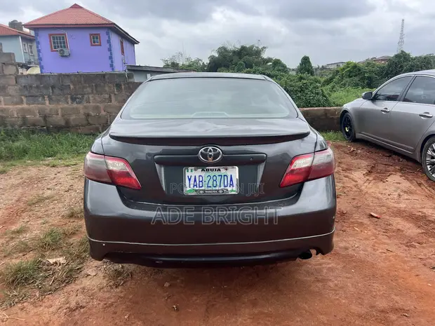 2008 Toyota Camry SE Sedan - 1