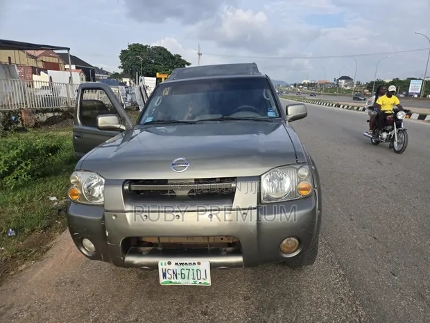 Nissan Frontier - Nigerian Used - 1