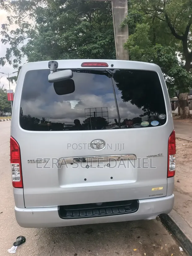 Toyota HiAce 2014 Silver Bus - 1