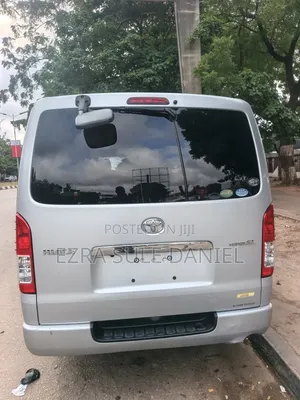 Toyota HiAce 2014 Silver Bas