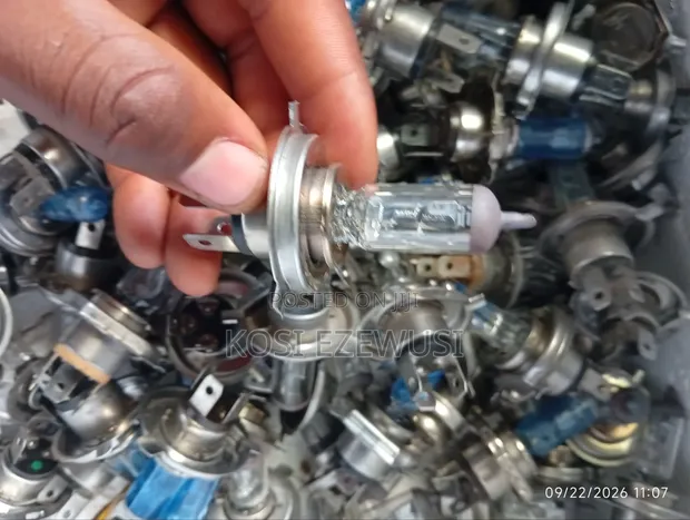H4 Halogen Headlight Bulb (Refurbished) - 1