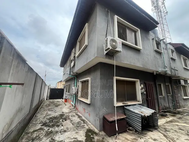 8-Unit Block of Flats for Sale in Berger - 1