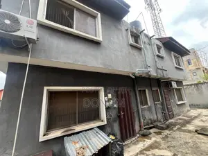 8-Unit Block of Flats for Sale in Berger