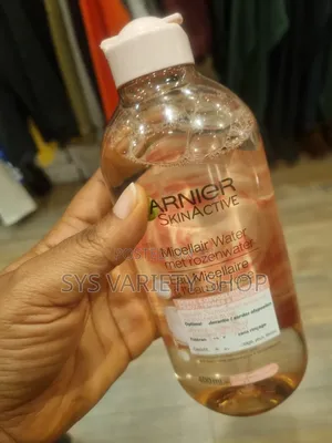 Garnier SkinActive Ruwan Gyaran Fata Mai Ruwan Zuma 400ml