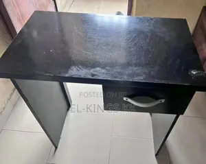 Table Dake Waje Da Aljihu