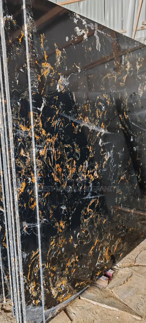 Luxury Marble Quartz for Kitchen Countertops & Staircases - 1