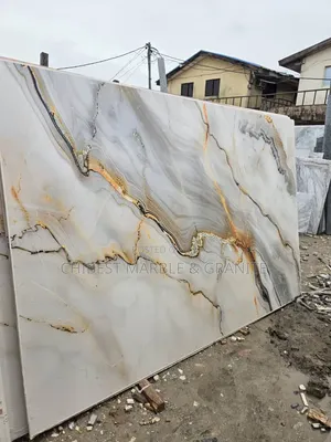 Luxury Marble Quartz for Kitchen Countertops & Staircases