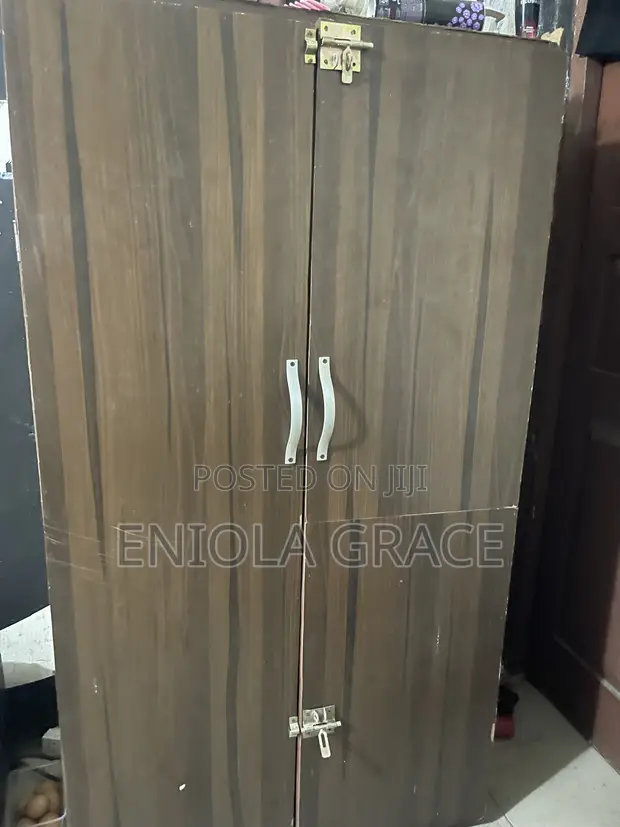 Used Wardrobe - 5 Steps - 1