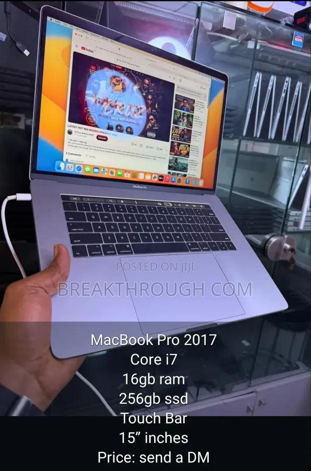 Apple MacBook Pro 2017 16GB RAM, Intel Core i7, 256GB SSD - 1