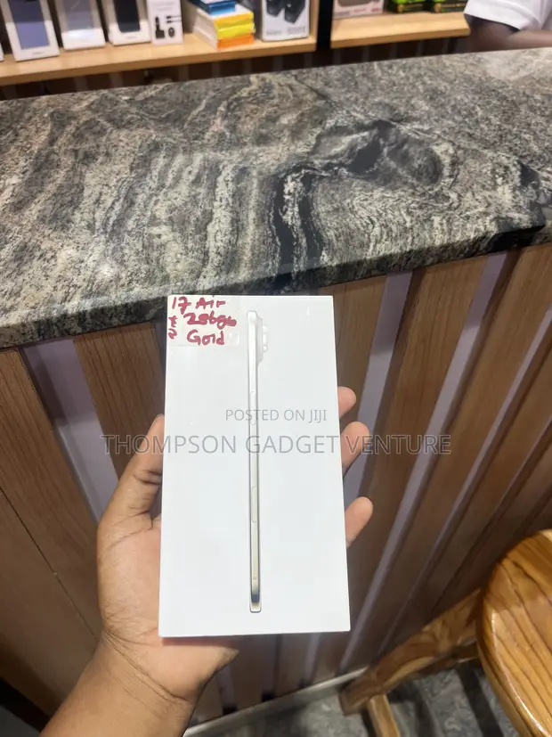 New Apple iPhone 17 512GB White - 1