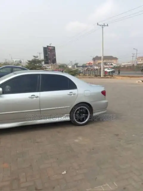 2004 Toyota Corolla Sports - 1