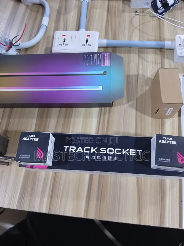 40cm Power Track Socket with 3 Adapters (2 Universal, 1 USB/Type-C) - 1