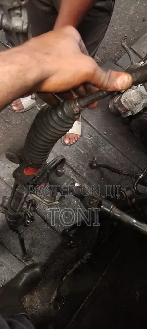 Used Toyota Steering Rack for Matrix, Corolla, Avensis (2005)
