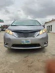 Toyota Sienna Limited 7-Fitarwa 2012 - 3