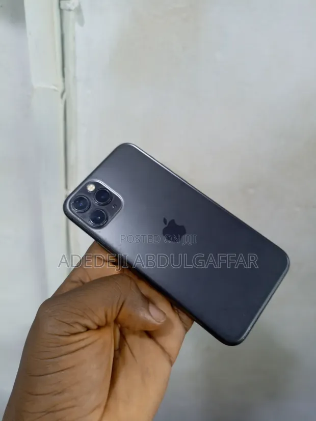 Apple iPhone 11 Pro 64GB Black - 1