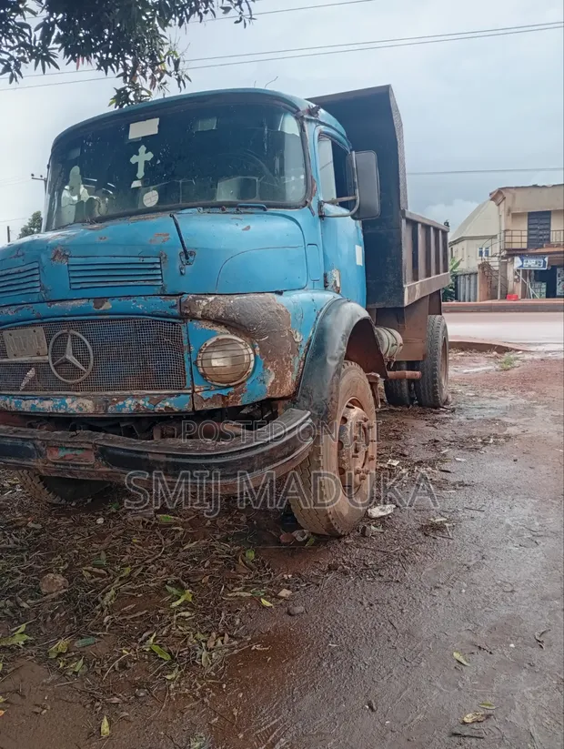 Mercedes-Benz Truck/Tipper (Used) - 1