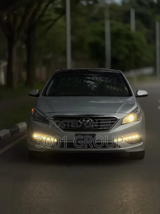 Hyundai Sonata 2013 Silver - 1