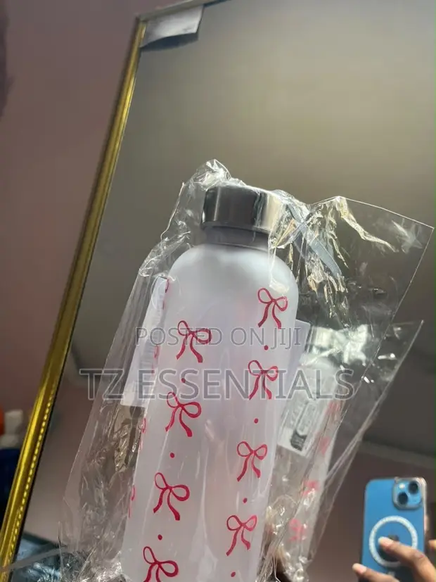 Stylish Reusable Water Bottle - 1