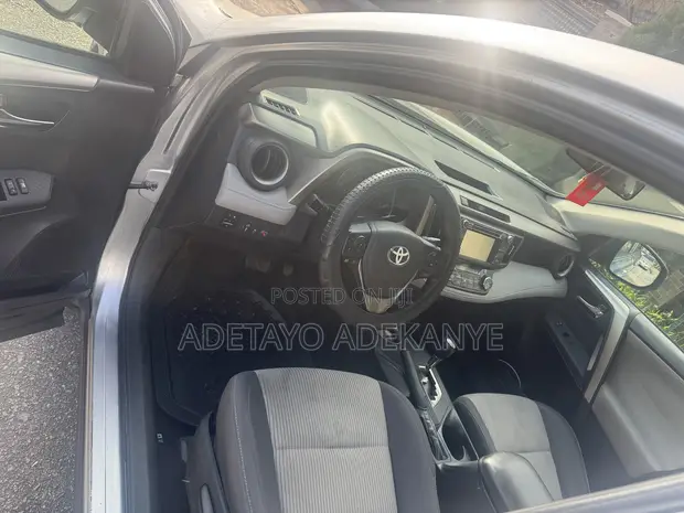 Toyota RAV4 XLE SUV ta 2014 - 1