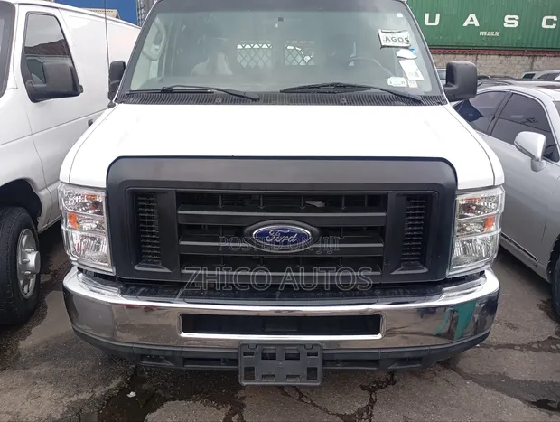 Ford E250 Bus 2014 - 1