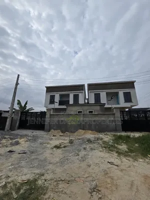 3 Bedroom Duplex Don Sayarwa a Awoyaya