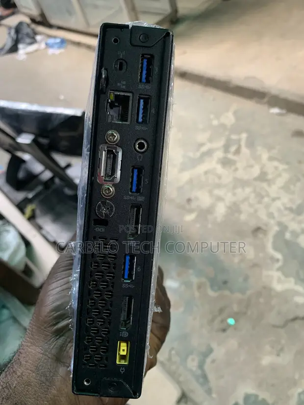Lenovo ThinkCentre M900 Desktop - Intel Core i7, 8GB RAM, 256GB SSD - 1