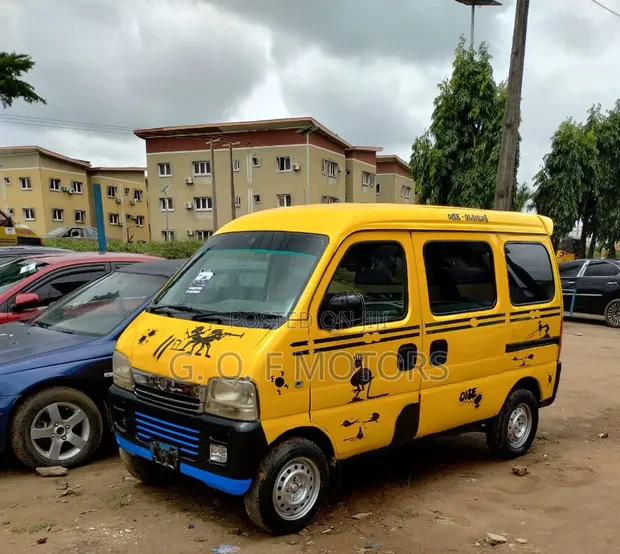 Suzuki Every 2000 Yellow - 1