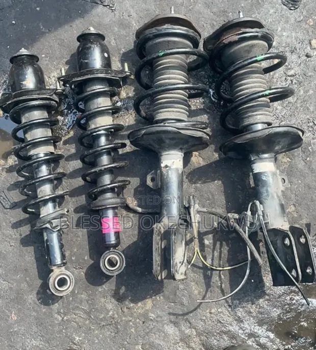 Gaban da Baya Shock Absorber na Toyota Corolla 2005 - 1