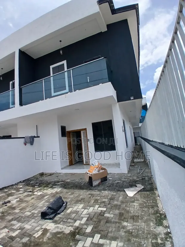 4-Bedroom Duplex for Rent in Lekki, Chevron - 1