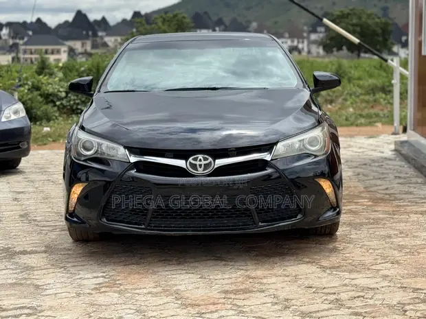 2015 Toyota Camry SE 2.5L Black - 1