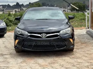 2015 Toyota Camry SE 2.5L Black
