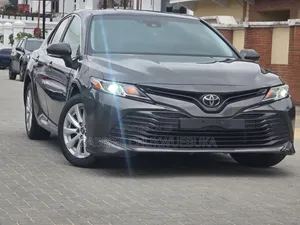 2018 Toyota Camry LE FWD Beige