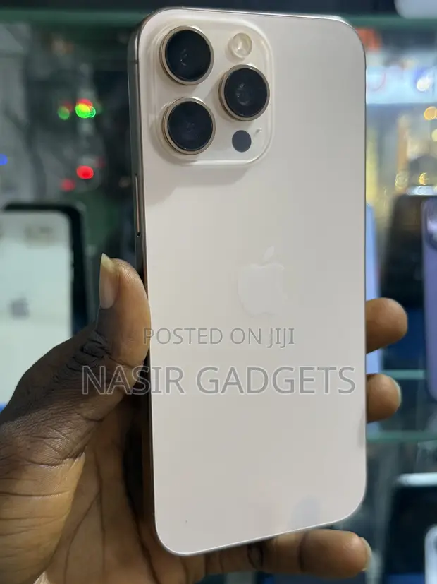 Apple iPhone 16 Pro Max 256GB Gold - 1