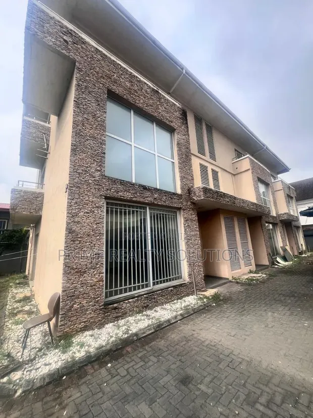 3-Bedroom Townhouse/Terrace for Rent in Lekki Phase 1 - 1
