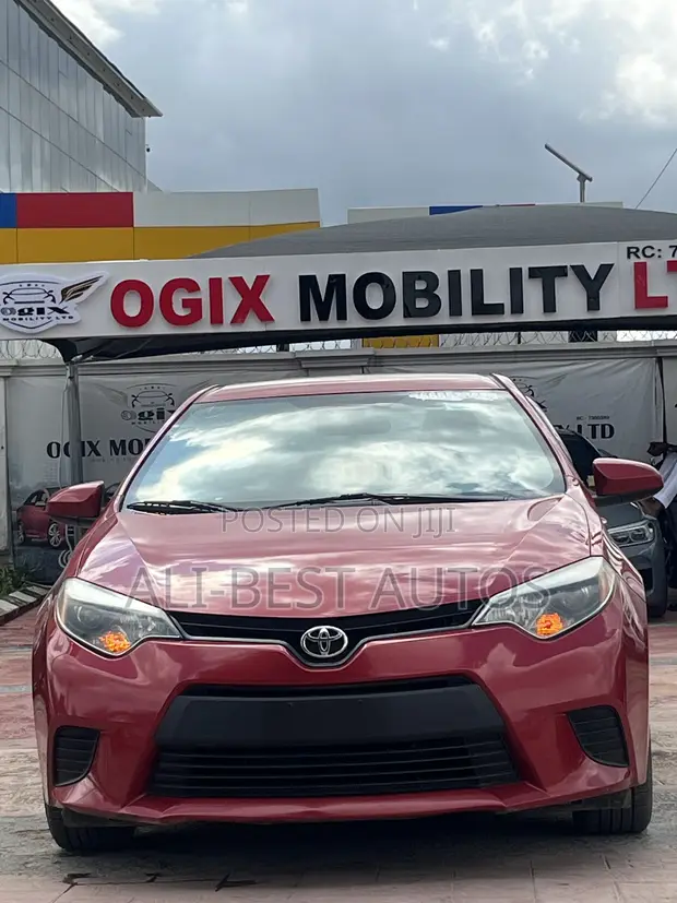 2014 Toyota Corolla LE Red - 1