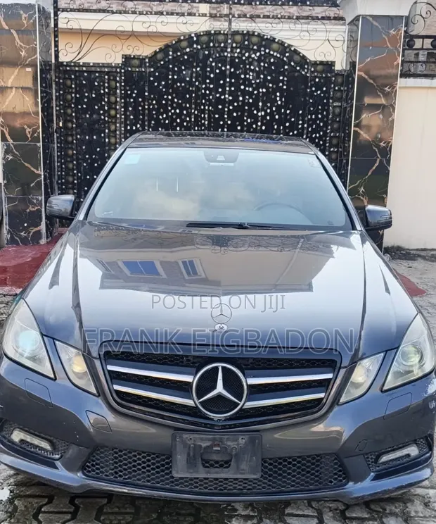 Mercedes-Benz E350 2010 Blue - 1
