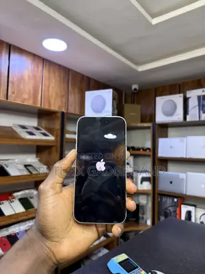 Apple iPhone 15 128GB Green