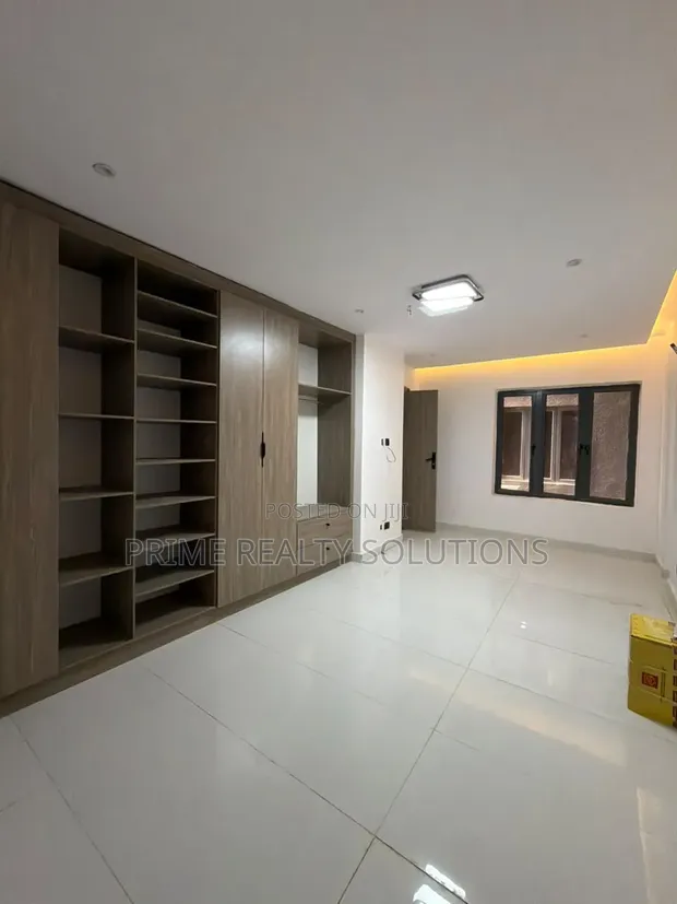 3 Bedroom Apartment for Rent in Banana Island - 1