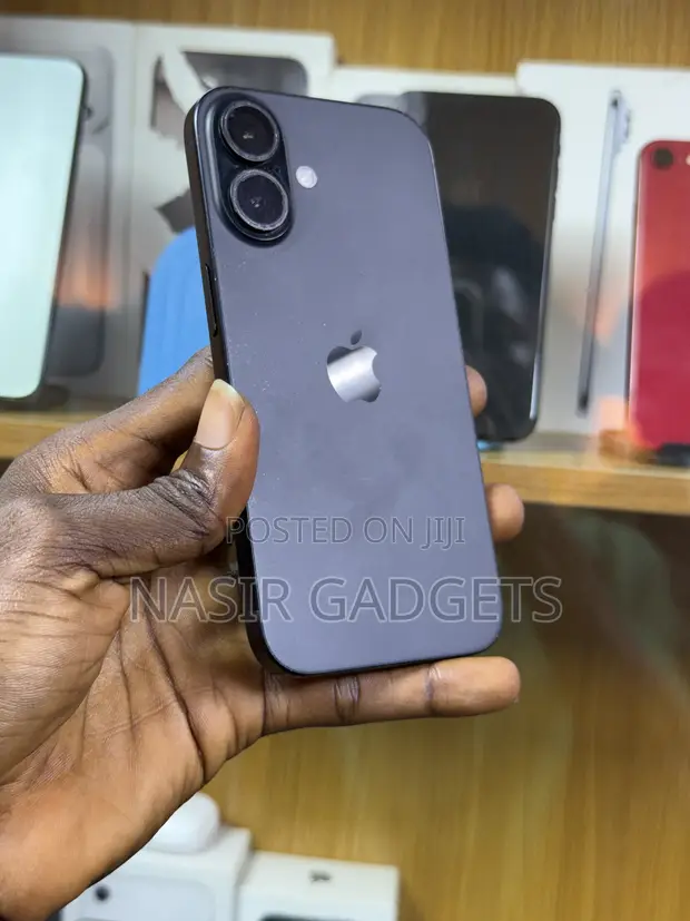 Apple iPhone 16 128GB Black - 1