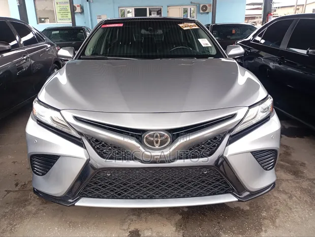 2018 Toyota Camry XSE V6 - Gray - 1