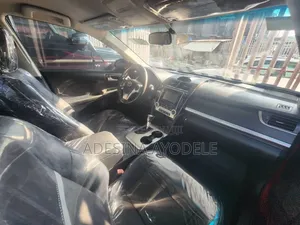 2014 Toyota Camry SE Sedan