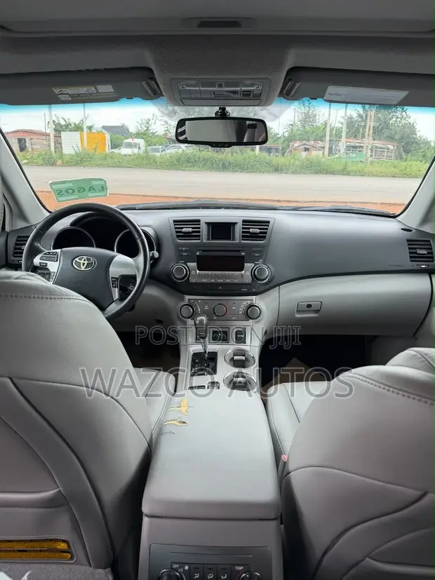 Toyota Highlander 2013 Gray - 1