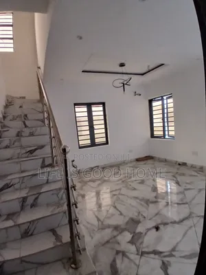 4 Bedroom Duplex for Rent in Crown View, Ologolo