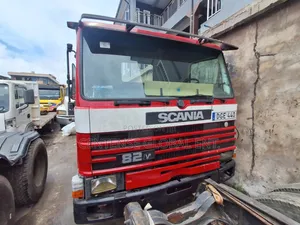 Tsohon Scania 82M Heavy Duty Truck