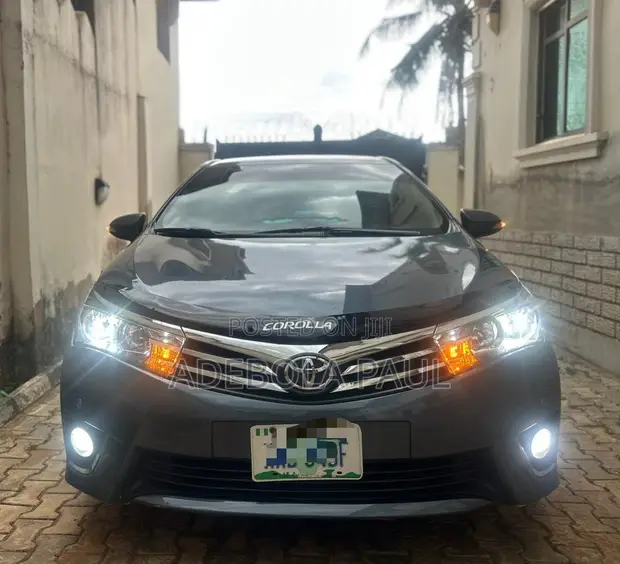 Toyota Corolla 2014 Gray - 1