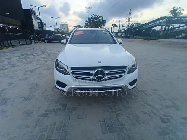 Mercedes-Benz GLC300 2017 White - 1