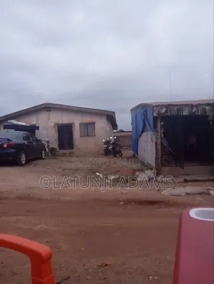 Filin 40ft x 80ft Don Siyarwa a Osogbo
