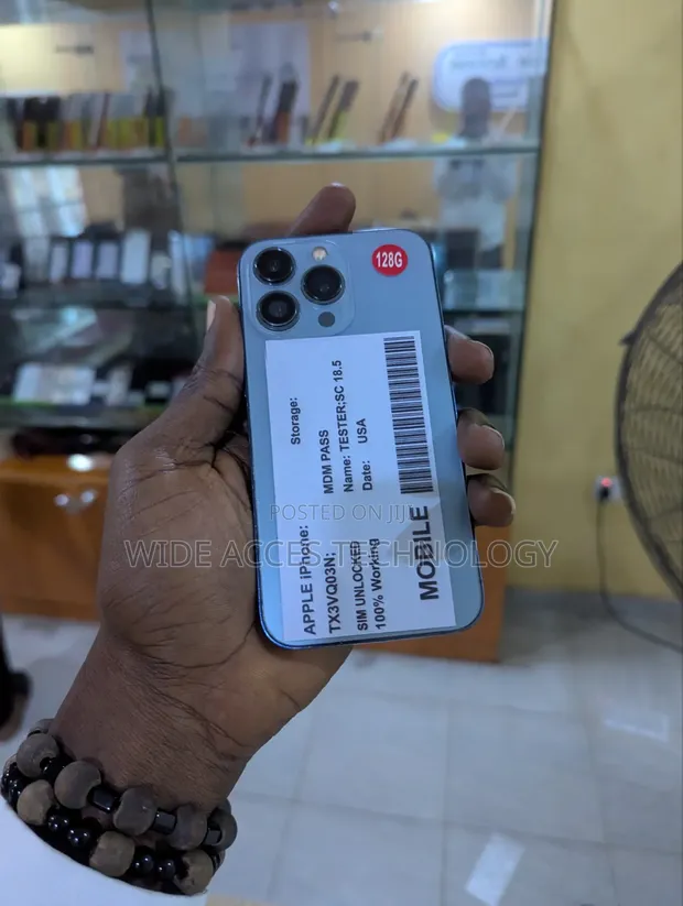 Apple iPhone 13 Pro 128GB Blue - 1