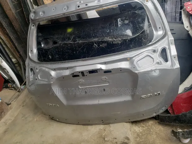 Used Toyota RAV4 Boot (2019) - 1